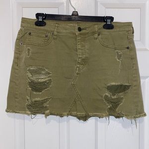 American Eagle green denim mini skirt. Size 8